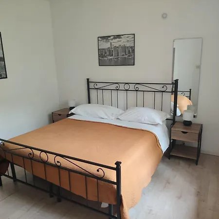 Casa Sarre Apartment