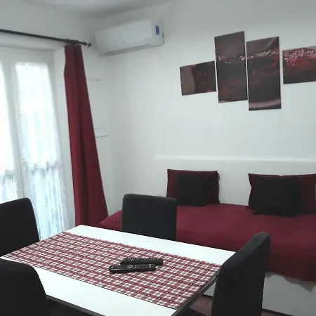 Casa Sarre Apartment *